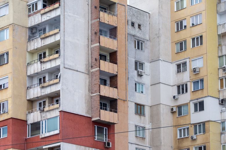 Какие нормативы регламентируют посадку дома: от инсоляции до расстояний